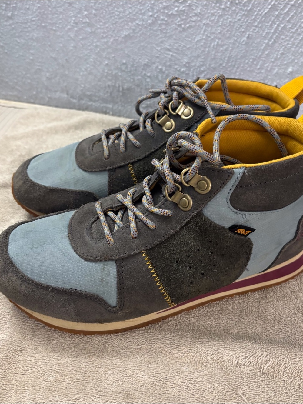 Teva Women's Ankle Booties Sneakers Hiking SZ 8.5 Ember Commuter Ripstop Suede